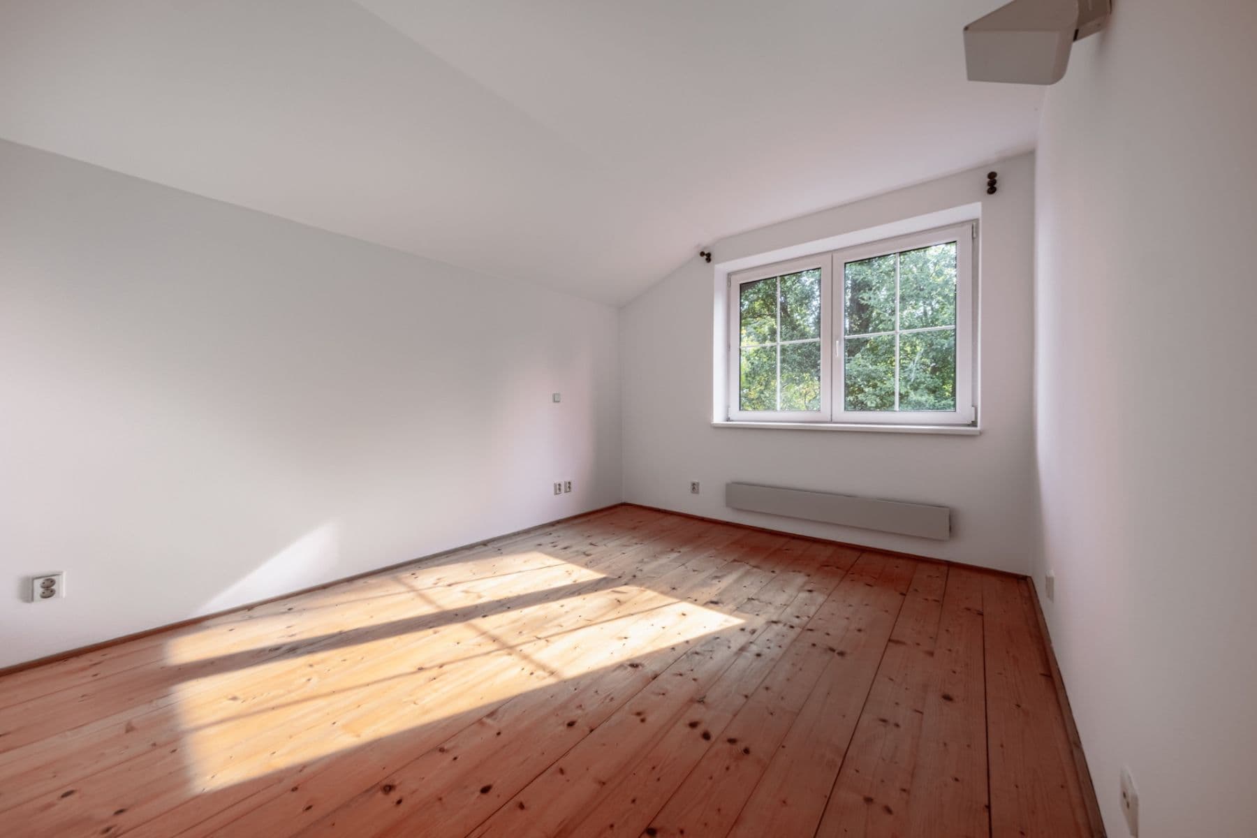 Predaj domu 170 m², pozemek 1.060 m², Krajníkova, Dobřichovice, Středočeský kraj Predaj domu 170 m², pozemek 1.060 m², Krajníkova, Dobřichovice, Středočeský kraj