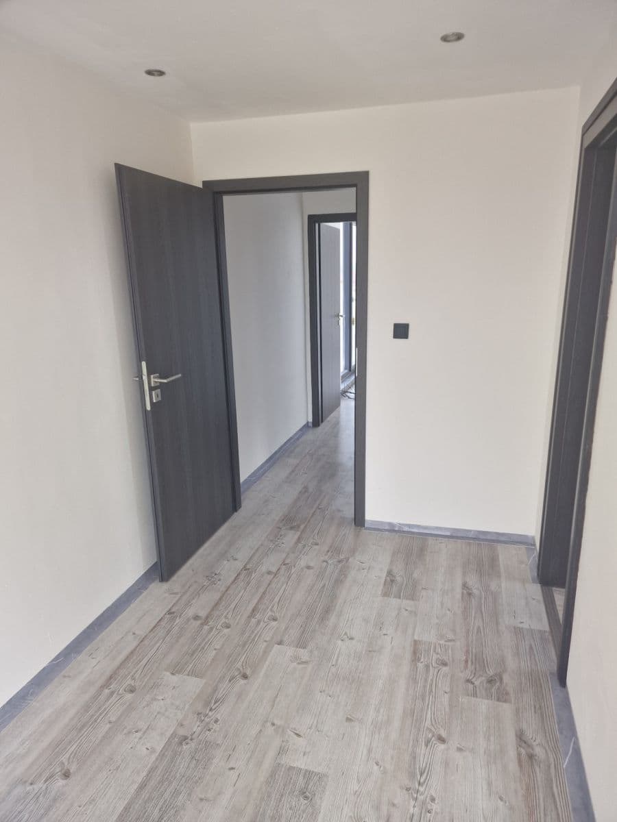 Predaj domu 120 m², pozemek 810 m², Sídliště na Sadech, České Velenice, Jihočeský kraj Predaj domu 120 m², pozemek 810 m², Sídliště na Sadech, České Velenice, Jihočeský kraj