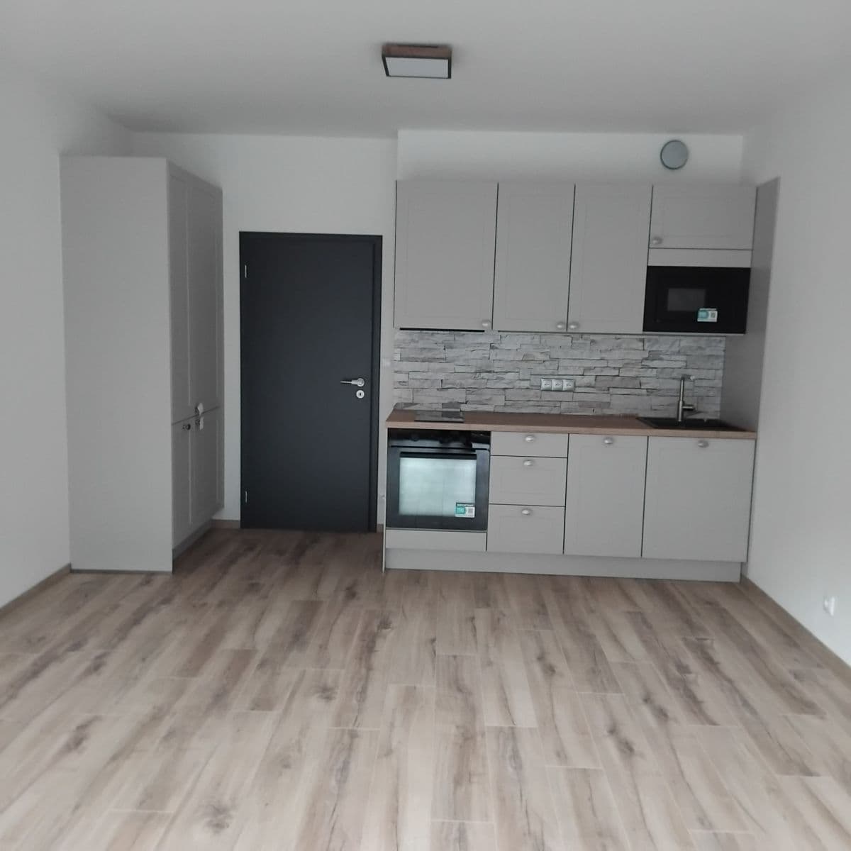 Prenájom bytu 1-izbový 33 m², Gerstelova, Praha, Praha Prenájom bytu 1-izbový 33 m², Gerstelova, Praha, Praha