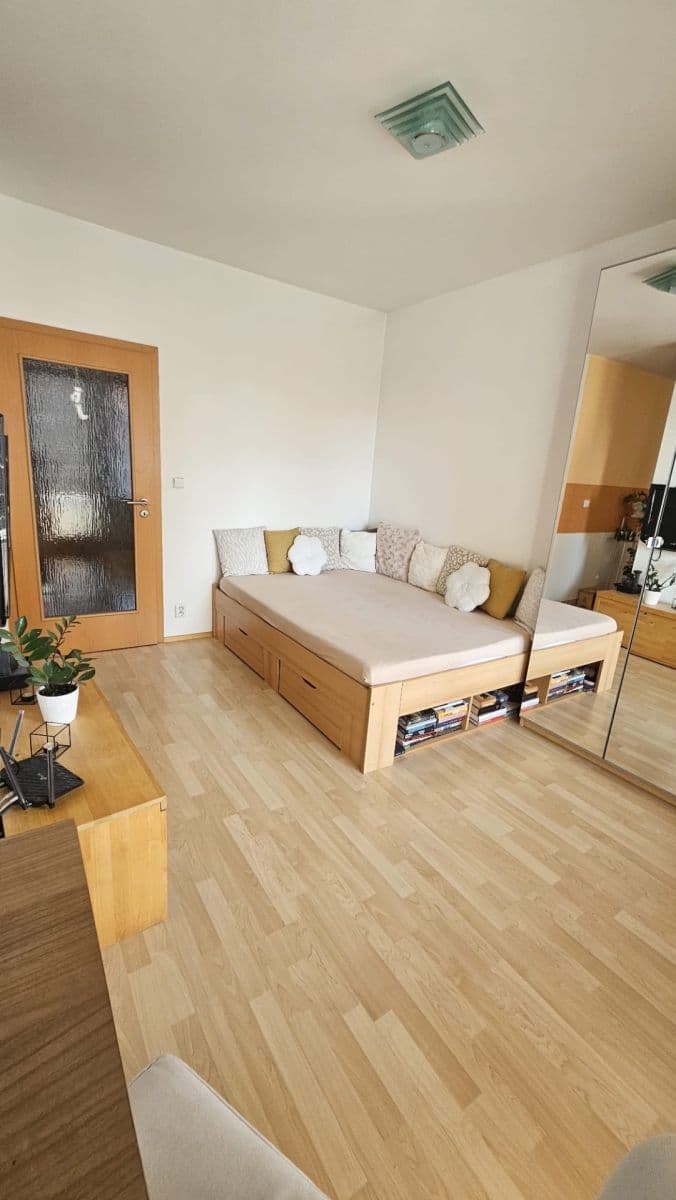 Prenájom bytu 1-izbový 42 m², Sazovická, Praha, Praha Prenájom bytu 1-izbový 42 m², Sazovická, Praha, Praha