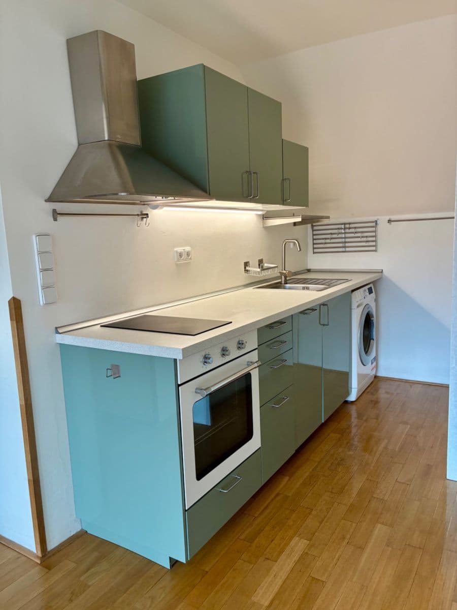 Prenájom bytu 2-izbový 60 m², Českomalínská, Praha, Praha Prenájom bytu 2-izbový 60 m², Českomalínská, Praha, Praha