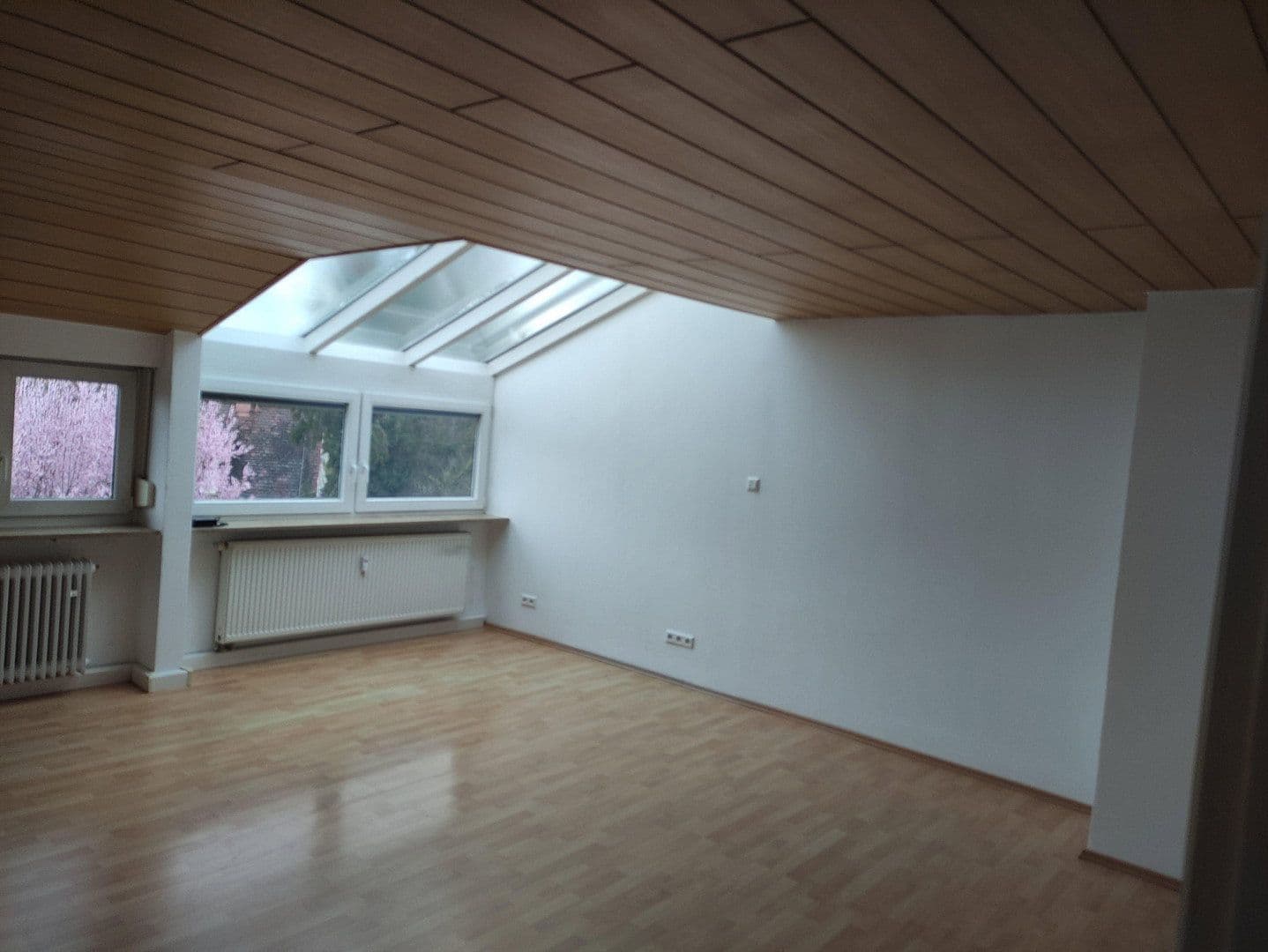 Prenájom bytu 3-izbový 83 m², Drostestr. 33, Stuttgart Weilimdorf, Bádensko-Wurttembersko Prenájom bytu 3-izbový 83 m², Drostestr. 33, Stuttgart Weilimdorf, Bádensko-Wurttembersko