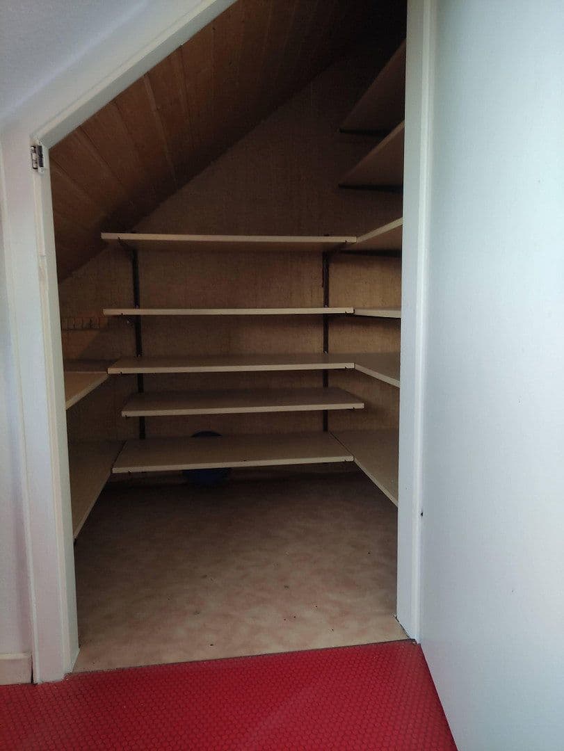 Prenájom bytu 3-izbový 83 m², Drostestr. 33, Stuttgart Weilimdorf, Bádensko-Wurttembersko Prenájom bytu 3-izbový 83 m², Drostestr. 33, Stuttgart Weilimdorf, Bádensko-Wurttembersko