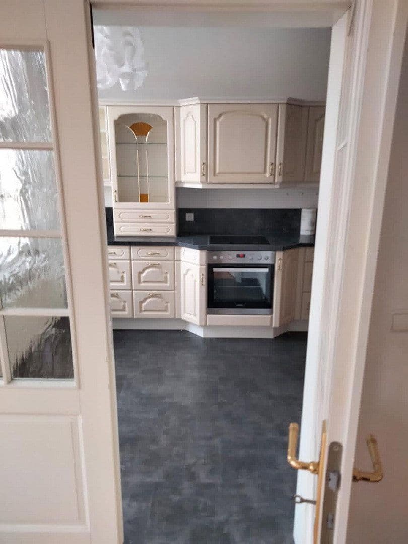 Prenájom bytu 2-izbový 82 m², Gohliser Str. 19, Leipzig, Sasko Prenájom bytu 2-izbový 82 m², Gohliser Str. 19, Leipzig, Sasko