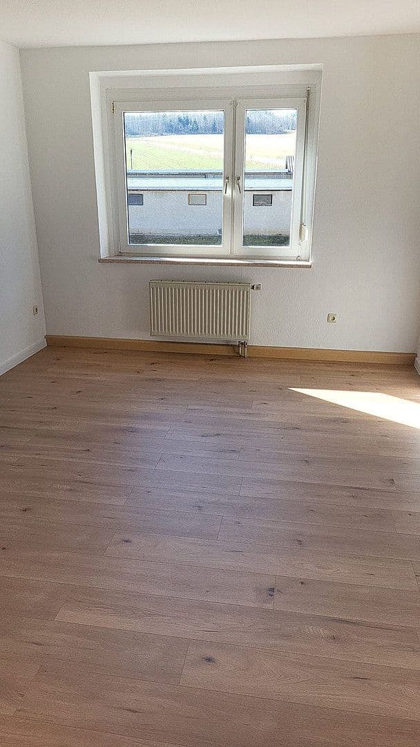 Prenájom bytu 3-izbový 57 m², Talstraße 34, Weischlitz, Sasko Prenájom bytu 3-izbový 57 m², Talstraße 34, Weischlitz, Sasko