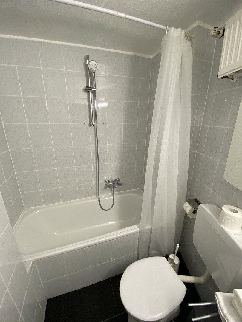 Prenájom bytu 1-izbový 27 m², Cantadorstr. 21, Düsseldorf, Severné Porýnie - Westfálsko Prenájom bytu 1-izbový 27 m², Cantadorstr. 21, Düsseldorf, Severné Porýnie - Westfálsko