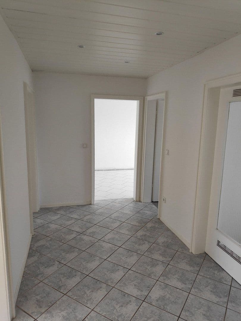 Prenájom bytu 3-izbový 82 m², Thüringer Str. 29a, Oberhausen, Severné Porýnie - Westfálsko Prenájom bytu 3-izbový 82 m², Thüringer Str. 29a, Oberhausen, Severné Porýnie - Westfálsko