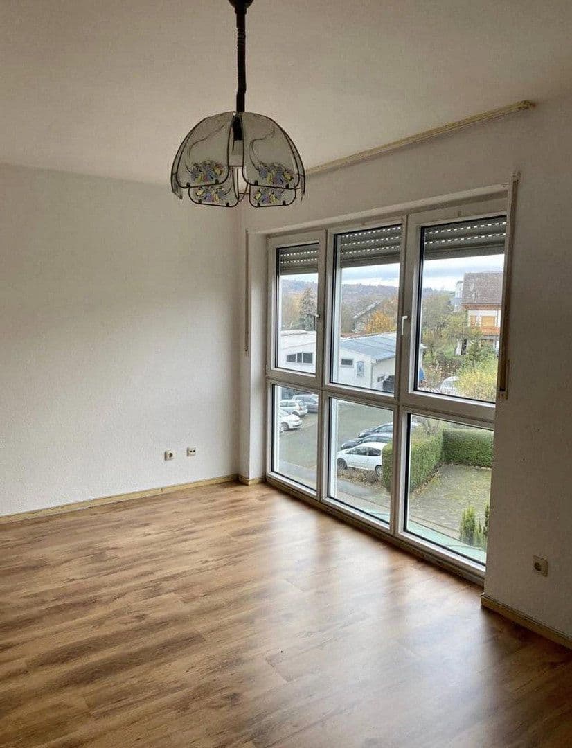 Predaj domu 155 m², pozemek 175 m², Drosselweg, Waldsolms, Hesensko Predaj domu 155 m², pozemek 175 m², Drosselweg, Waldsolms, Hesensko