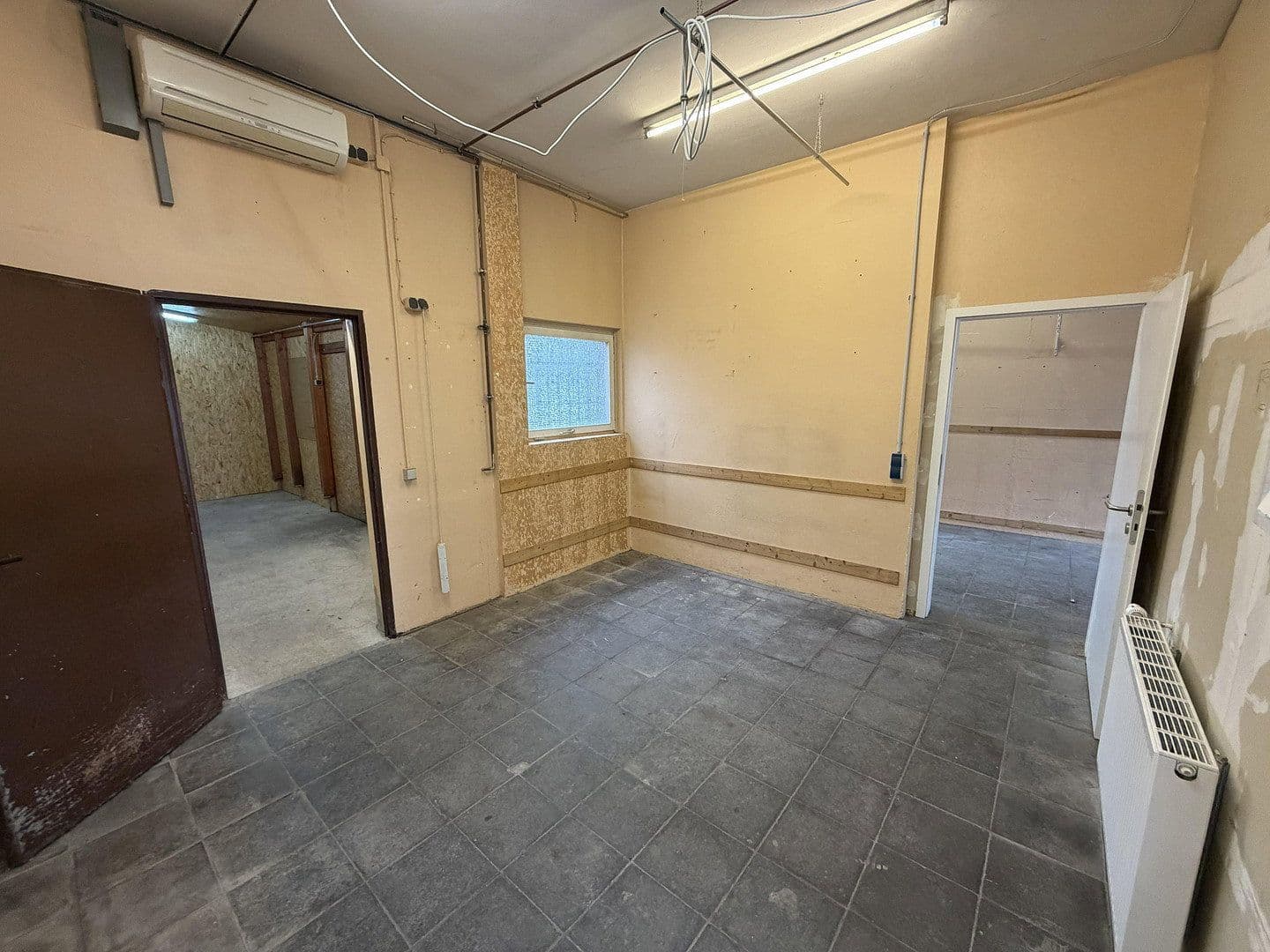 Prenájom kancelárie 172 m², Ziegelsteinstraße 30, Nürnberg, Bavorsko Prenájom kancelárie 172 m², Ziegelsteinstraße 30, Nürnberg, Bavorsko