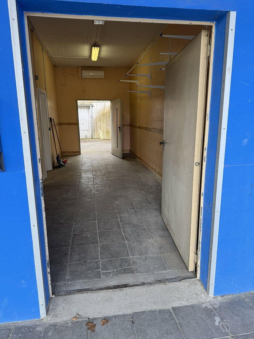 Prenájom kancelárie 172 m², Ziegelsteinstraße 30, Nürnberg, Bavorsko Prenájom kancelárie 172 m², Ziegelsteinstraße 30, Nürnberg, Bavorsko