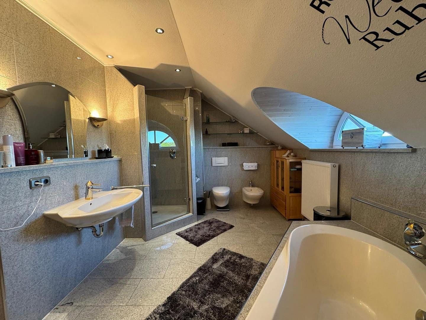 Prenájom bytu 5-izbový 205 m², Amberg, Bavorsko Prenájom bytu 5-izbový 205 m², Amberg, Bavorsko