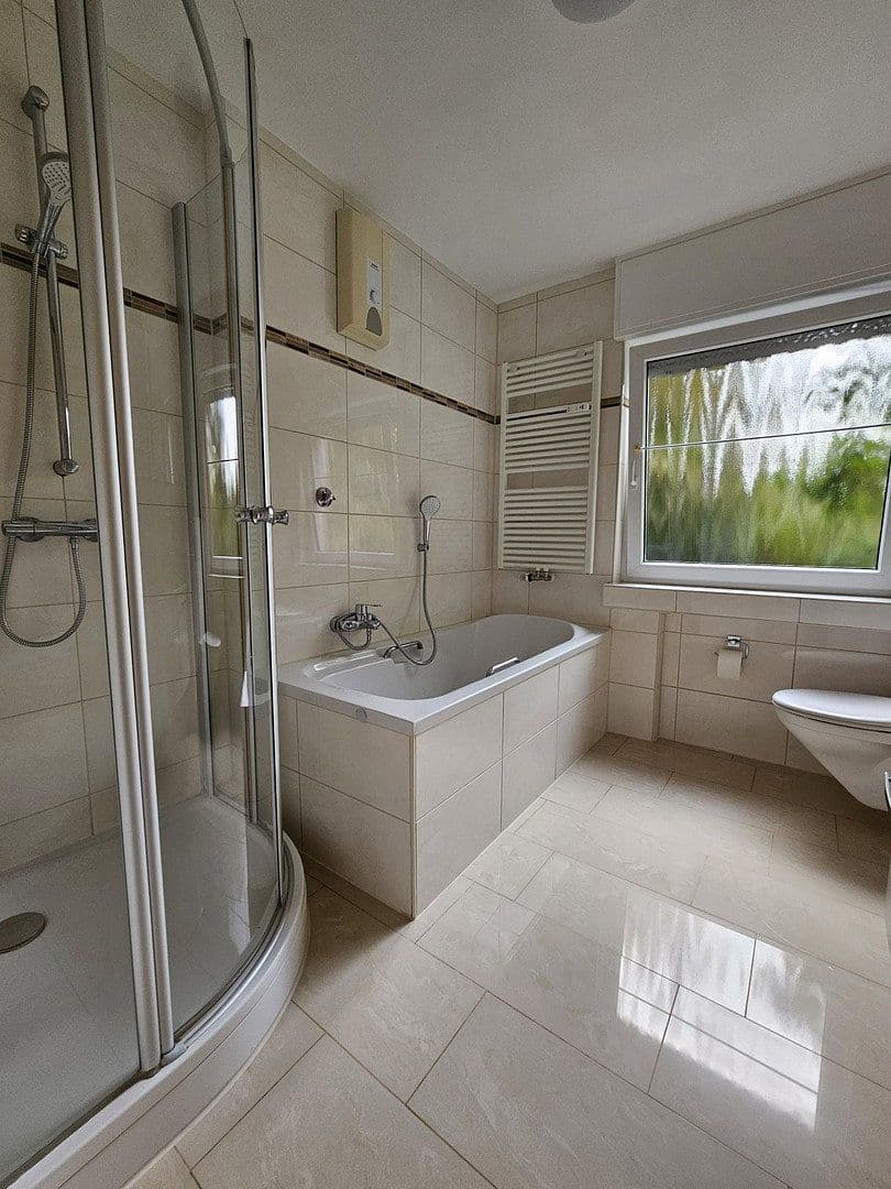 Prenájom bytu 3-izbový 101 m², Gladbeck, Severné Porýnie - Westfálsko Prenájom bytu 3-izbový 101 m², Gladbeck, Severné Porýnie - Westfálsko