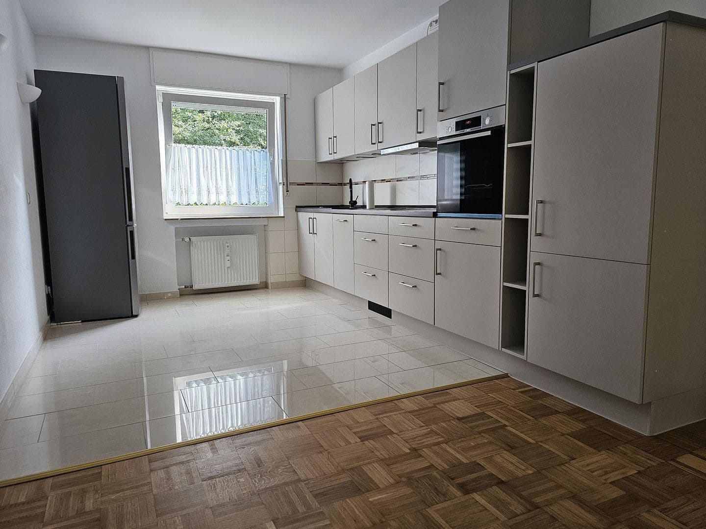 Prenájom bytu 3-izbový 101 m², Gladbeck, Severné Porýnie - Westfálsko Prenájom bytu 3-izbový 101 m², Gladbeck, Severné Porýnie - Westfálsko