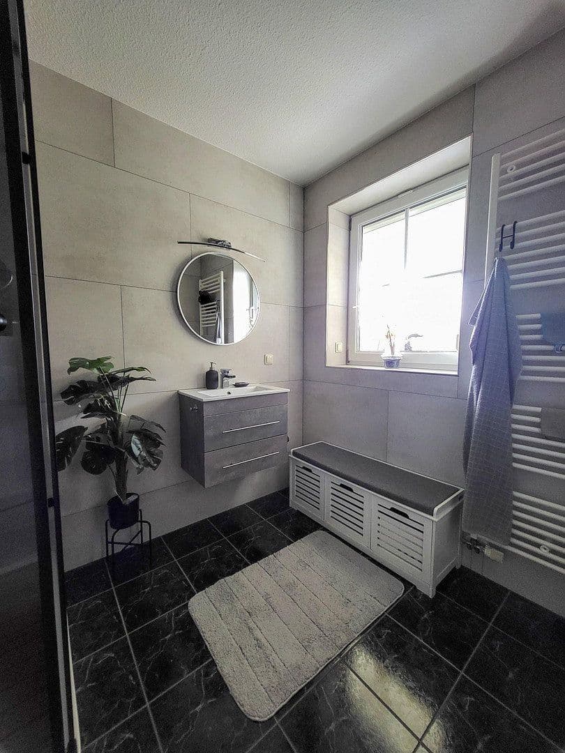 Predaj bytu 4-izbový 93 m², Schwarzenberg/Erzgebirge, Sasko Predaj bytu 4-izbový 93 m², Schwarzenberg/Erzgebirge, Sasko