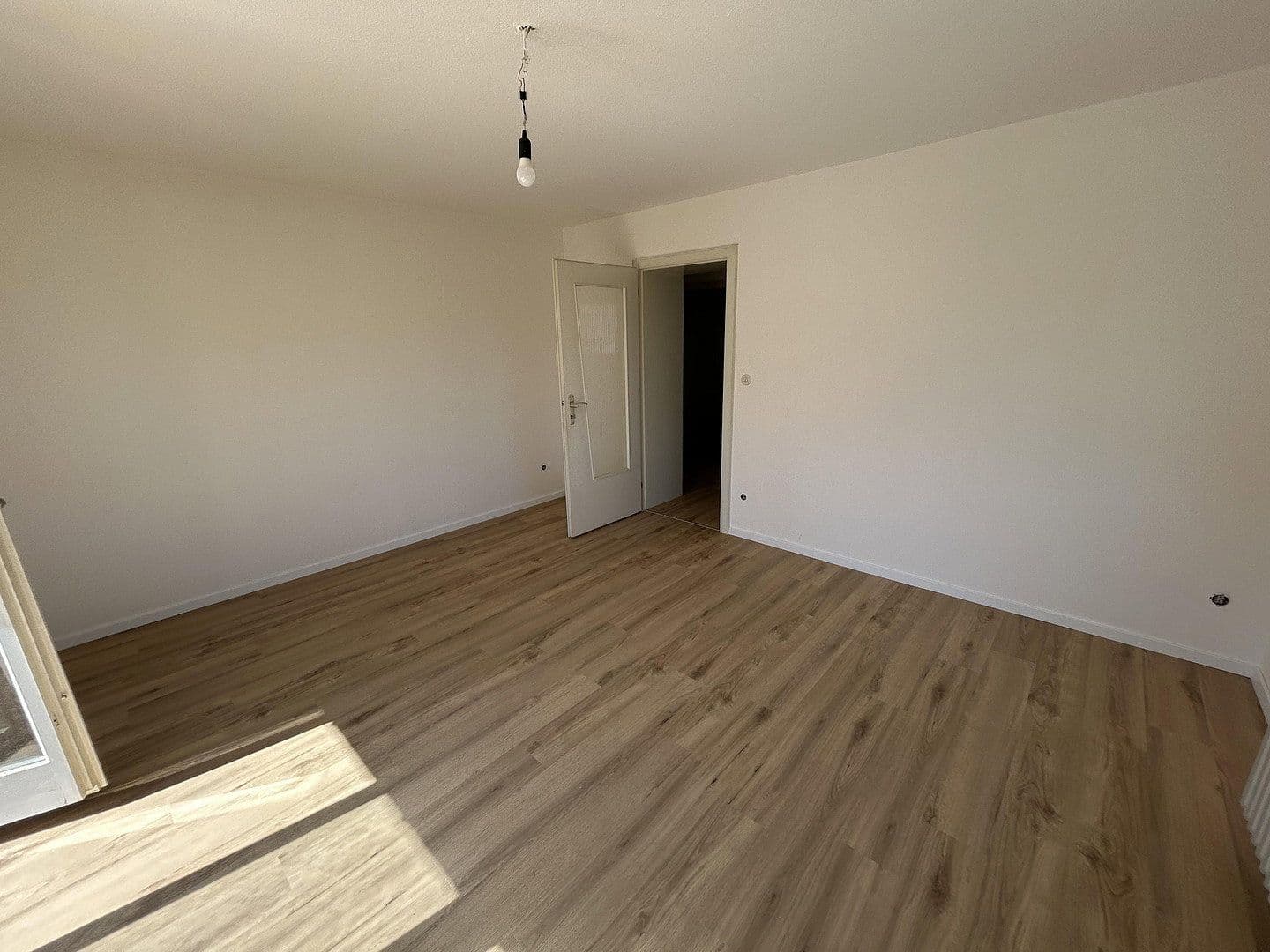 Prenájom bytu 4-izbový 100 m², Lärchenstr. 31, Birkenfeld, Bádensko-Wurttembersko Prenájom bytu 4-izbový 100 m², Lärchenstr. 31, Birkenfeld, Bádensko-Wurttembersko