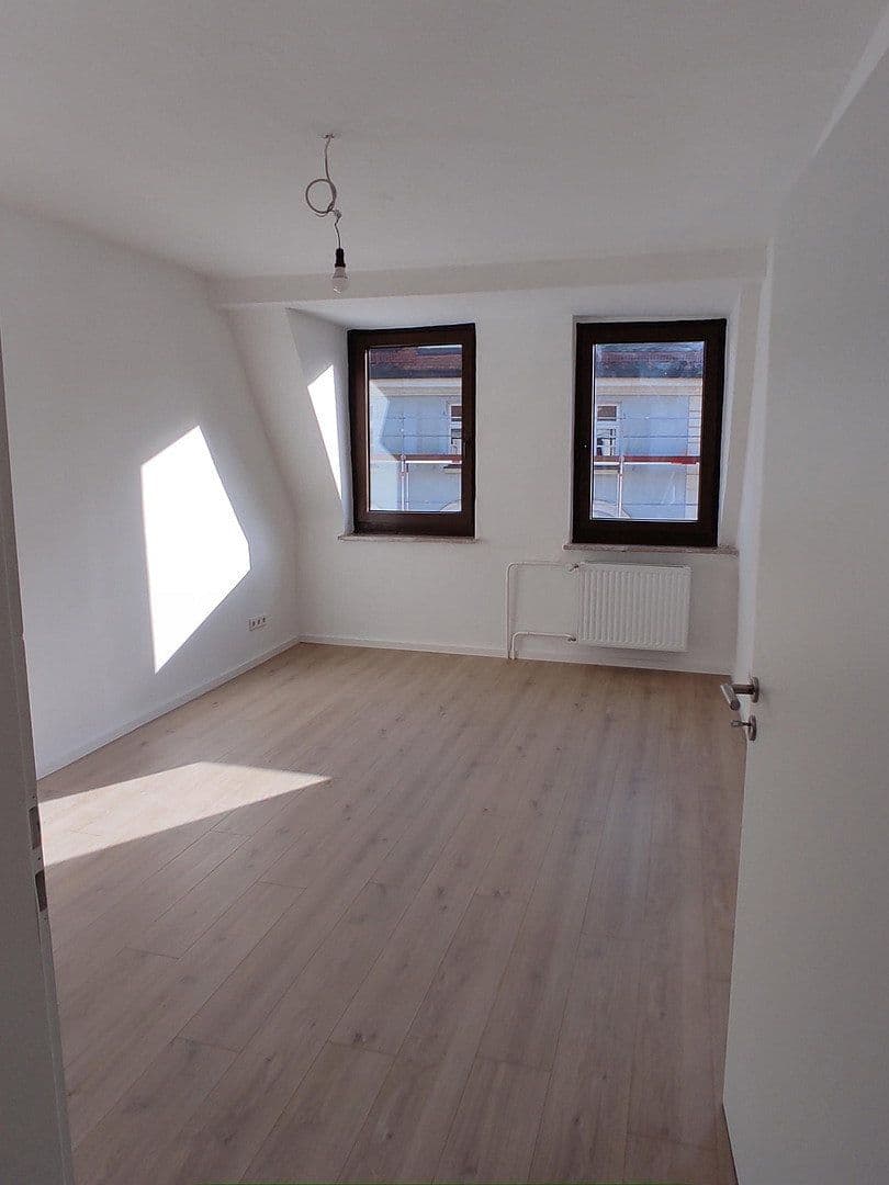 Prenájom bytu 5-izbový 114 m², Feuerbachstrasse, Ansbach, Bavorsko Prenájom bytu 5-izbový 114 m², Feuerbachstrasse, Ansbach, Bavorsko