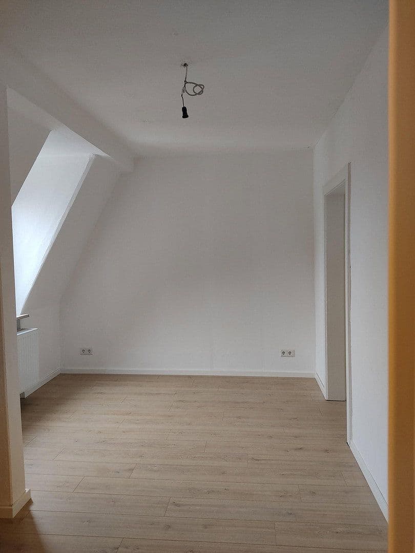 Prenájom bytu 5-izbový 114 m², Feuerbachstrasse, Ansbach, Bavorsko Prenájom bytu 5-izbový 114 m², Feuerbachstrasse, Ansbach, Bavorsko