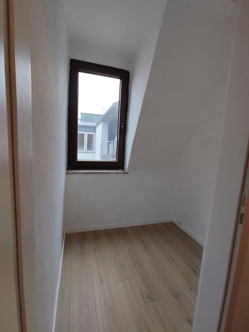 Prenájom bytu 5-izbový 114 m², Feuerbachstrasse, Ansbach, Bavorsko Prenájom bytu 5-izbový 114 m², Feuerbachstrasse, Ansbach, Bavorsko