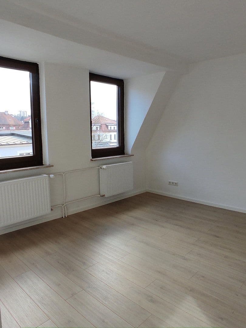 Prenájom bytu 5-izbový 114 m², Feuerbachstrasse, Ansbach, Bavorsko Prenájom bytu 5-izbový 114 m², Feuerbachstrasse, Ansbach, Bavorsko