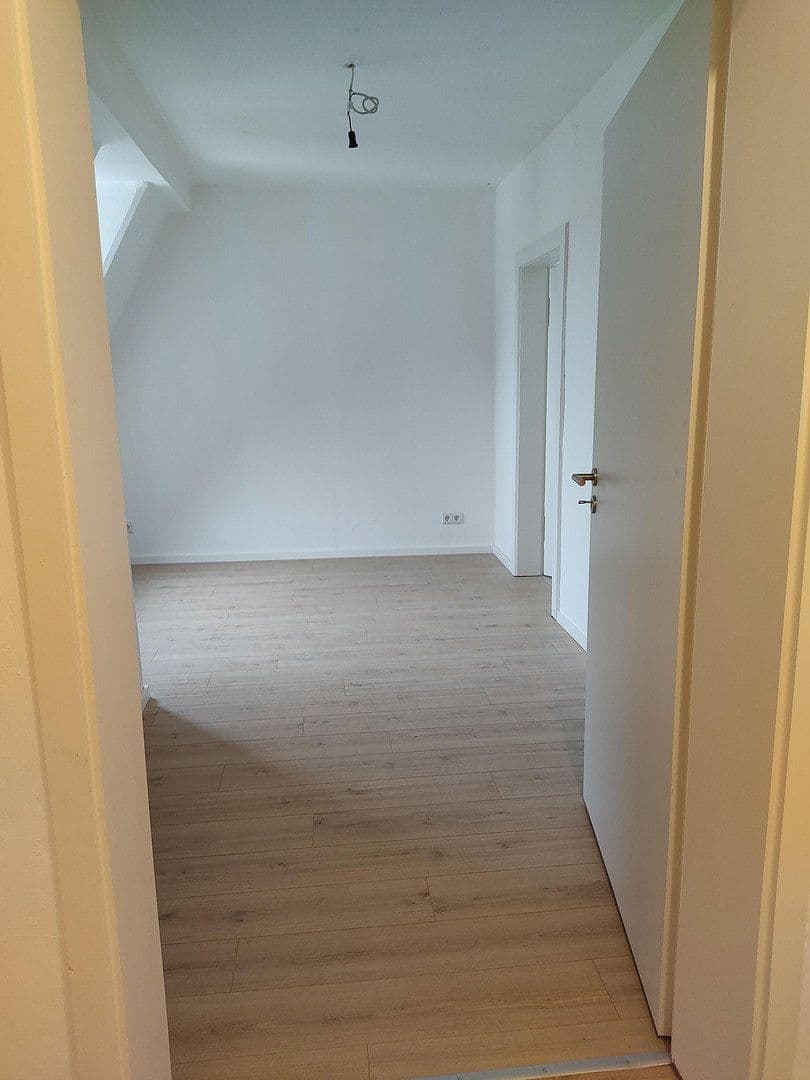 Prenájom bytu 5-izbový 114 m², Feuerbachstrasse, Ansbach, Bavorsko Prenájom bytu 5-izbový 114 m², Feuerbachstrasse, Ansbach, Bavorsko