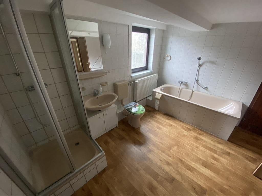 Prenájom bytu 5-izbový 150 m², Bischofsthal Str. 14, Langelsheim, Dolné Sasko Prenájom bytu 5-izbový 150 m², Bischofsthal Str. 14, Langelsheim, Dolné Sasko