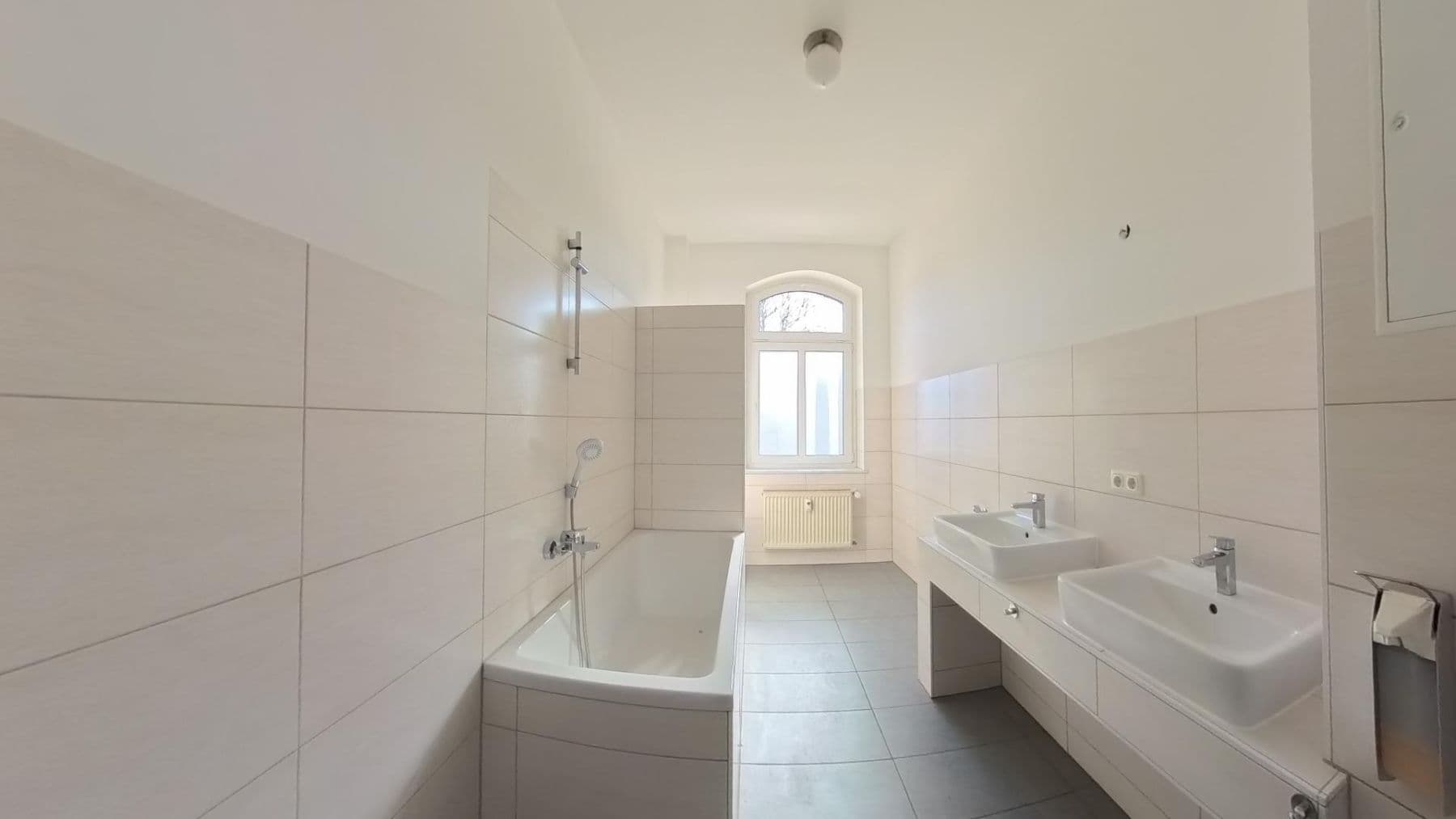 Prenájom bytu 7-izbový 160 m², Johannisstrasse 22, Mühlhausen/Thüringen, Durínsko Prenájom bytu 7-izbový 160 m², Johannisstrasse 22, Mühlhausen/Thüringen, Durínsko