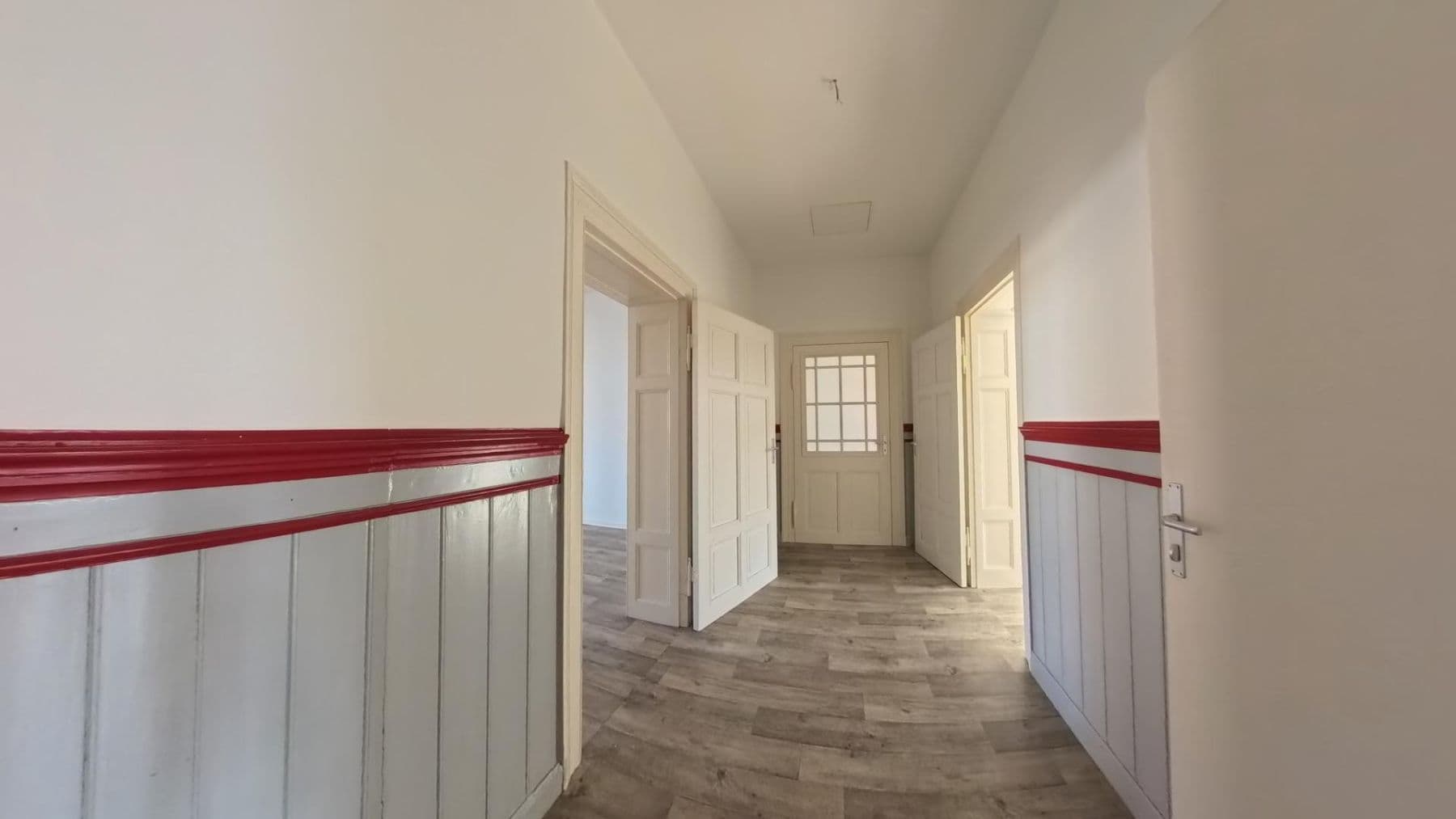 Prenájom bytu 7-izbový 160 m², Johannisstrasse 22, Mühlhausen/Thüringen, Durínsko Prenájom bytu 7-izbový 160 m², Johannisstrasse 22, Mühlhausen/Thüringen, Durínsko