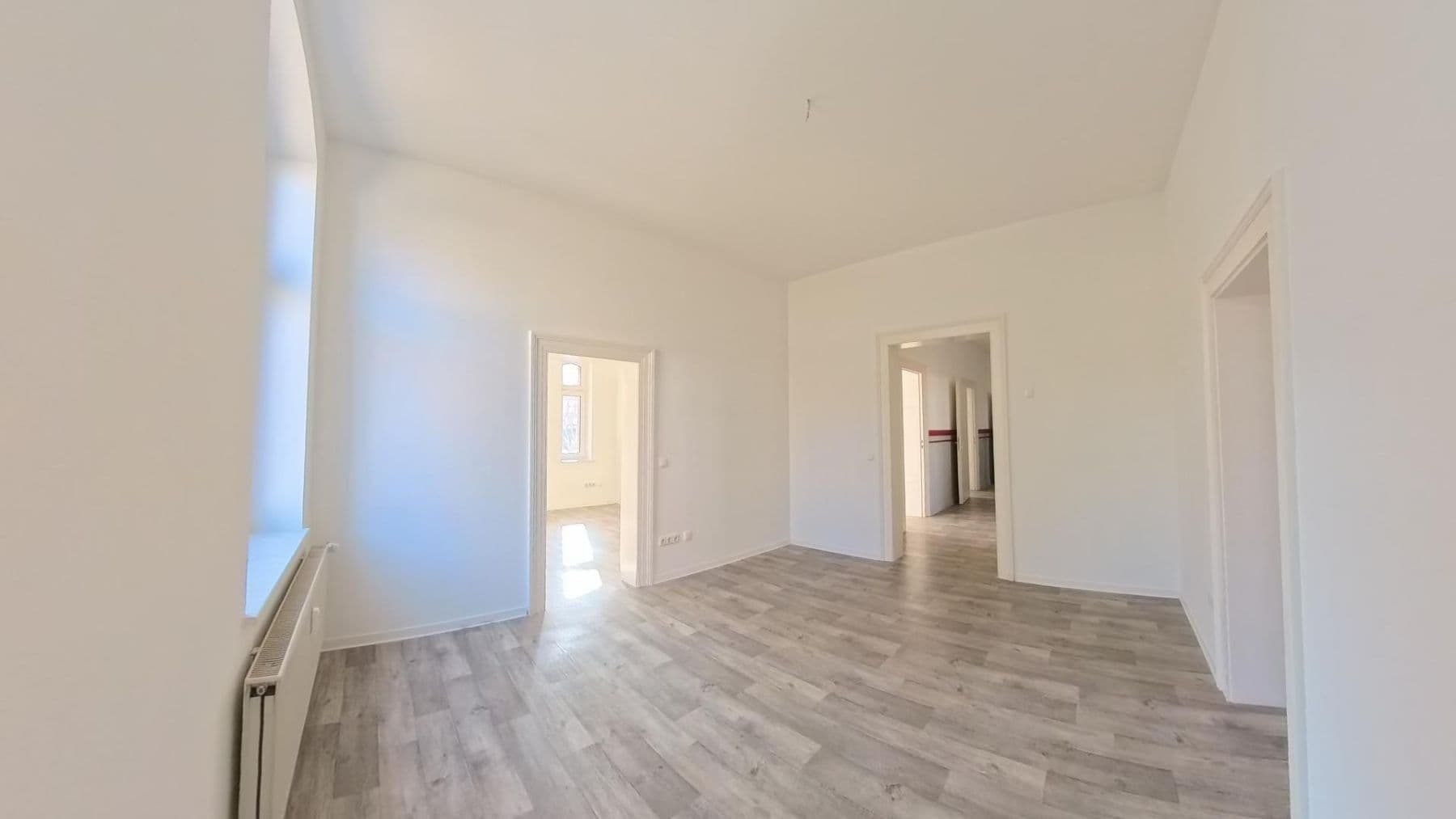 Prenájom bytu 7-izbový 160 m², Johannisstrasse 22, Mühlhausen/Thüringen, Durínsko Prenájom bytu 7-izbový 160 m², Johannisstrasse 22, Mühlhausen/Thüringen, Durínsko