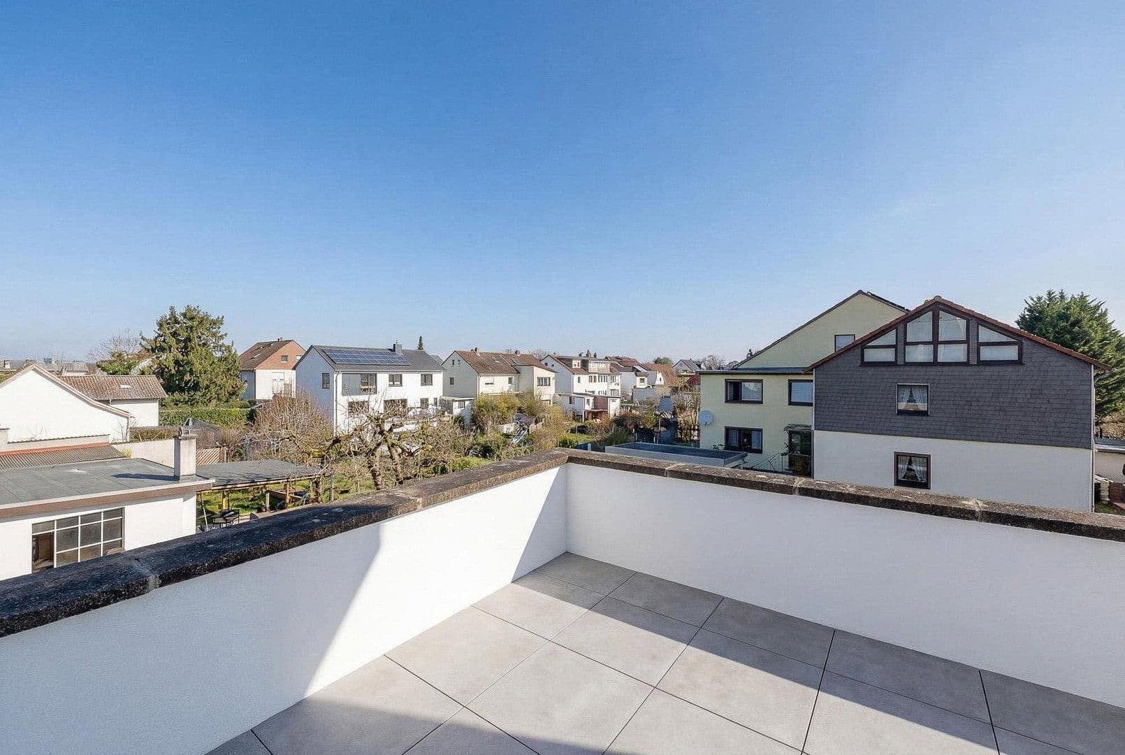 Prenájom bytu 4-izbový 109 m², Plankstadt, Bádensko-Wurttembersko Prenájom bytu 4-izbový 109 m², Plankstadt, Bádensko-Wurttembersko