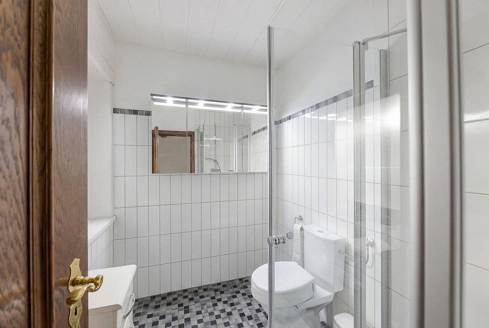 Prenájom bytu 4-izbový 109 m², Plankstadt, Bádensko-Wurttembersko Prenájom bytu 4-izbový 109 m², Plankstadt, Bádensko-Wurttembersko