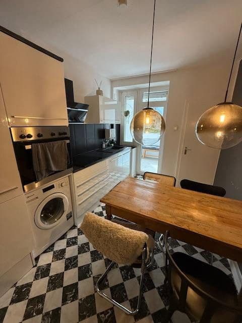 Prenájom bytu 1-izbový 32 m², Burghofstr. 52, Düsseldorf, Severné Porýnie - Westfálsko Prenájom bytu 1-izbový 32 m², Burghofstr. 52, Düsseldorf, Severné Porýnie - Westfálsko