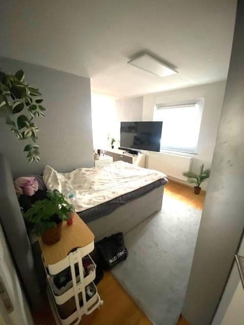 Prenájom bytu 5-izbový 180 m², Wernau (Neckar), Bádensko-Wurttembersko Prenájom bytu 5-izbový 180 m², Wernau (Neckar), Bádensko-Wurttembersko