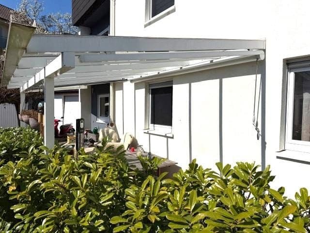 Prenájom bytu 5-izbový 180 m², Wernau (Neckar), Bádensko-Wurttembersko Prenájom bytu 5-izbový 180 m², Wernau (Neckar), Bádensko-Wurttembersko