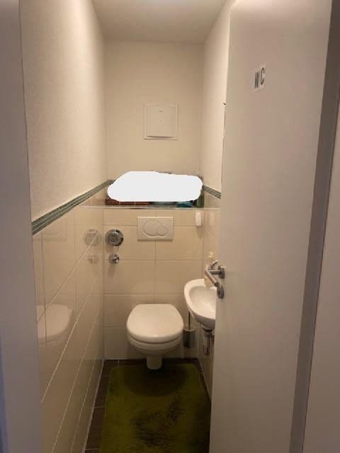 Prenájom bytu 5-izbový 180 m², Wernau (Neckar), Bádensko-Wurttembersko Prenájom bytu 5-izbový 180 m², Wernau (Neckar), Bádensko-Wurttembersko