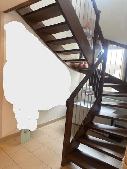 Prenájom bytu 5-izbový 180 m², Wernau (Neckar), Bádensko-Wurttembersko Prenájom bytu 5-izbový 180 m², Wernau (Neckar), Bádensko-Wurttembersko