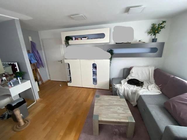 Prenájom bytu 5-izbový 180 m², Wernau (Neckar), Bádensko-Wurttembersko Prenájom bytu 5-izbový 180 m², Wernau (Neckar), Bádensko-Wurttembersko