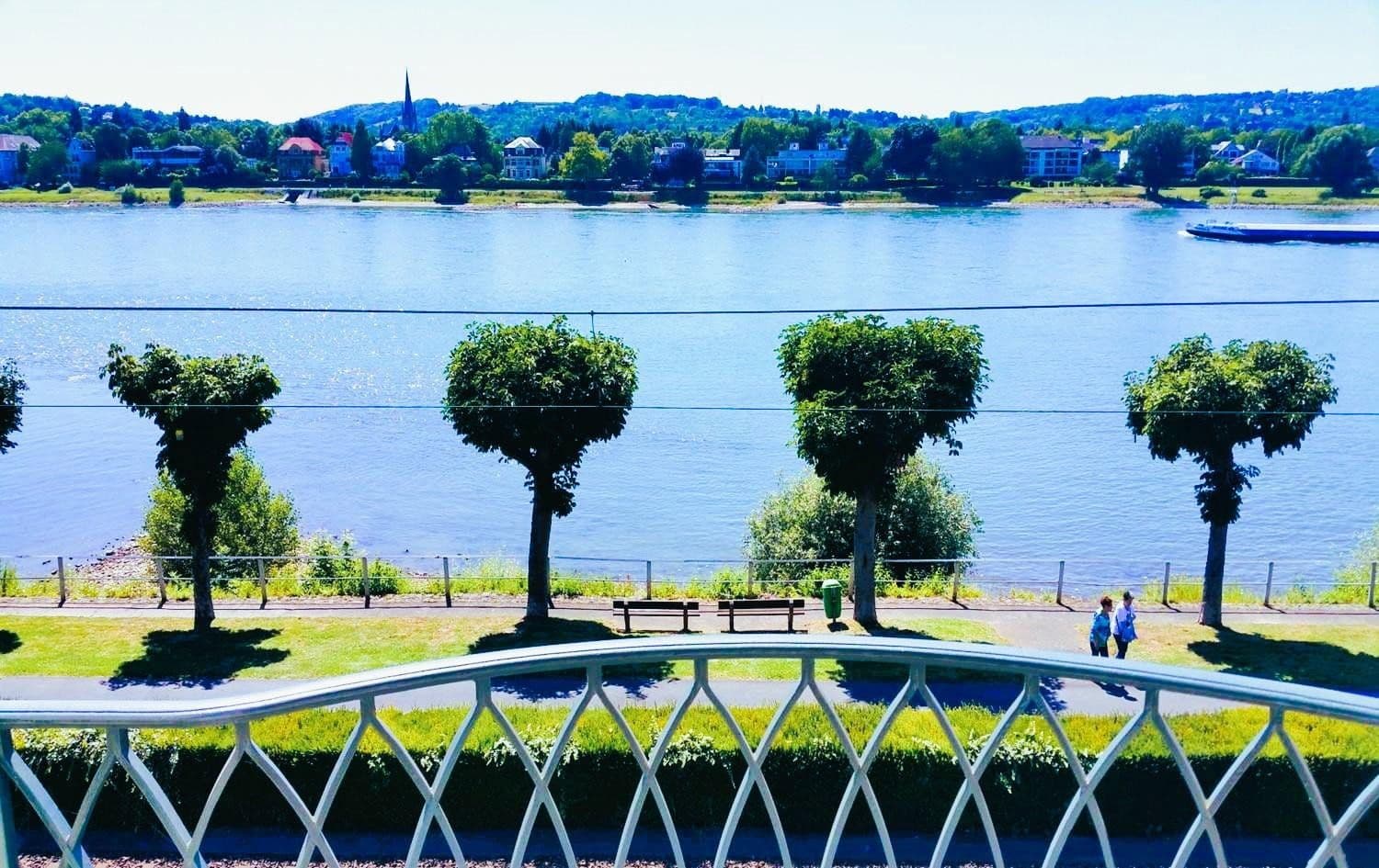 Prenájom bytu 3-izbový 85 m², Hauptstr. 561, Königswinter, Severné Porýnie - Westfálsko Prenájom bytu 3-izbový 85 m², Hauptstr. 561, Königswinter, Severné Porýnie - Westfálsko