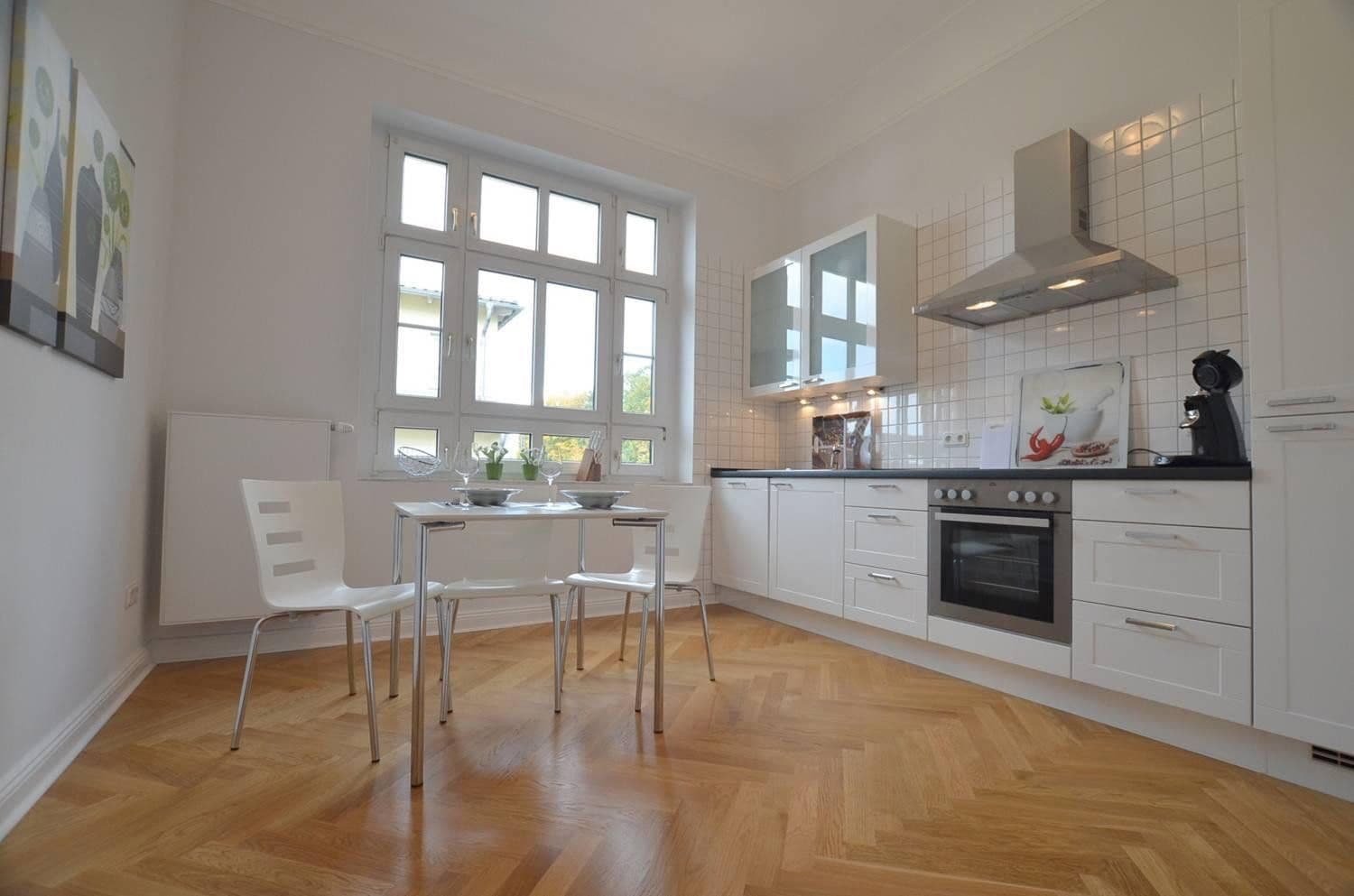 Prenájom bytu 3-izbový 85 m², Hauptstr. 561, Königswinter, Severné Porýnie - Westfálsko Prenájom bytu 3-izbový 85 m², Hauptstr. 561, Königswinter, Severné Porýnie - Westfálsko