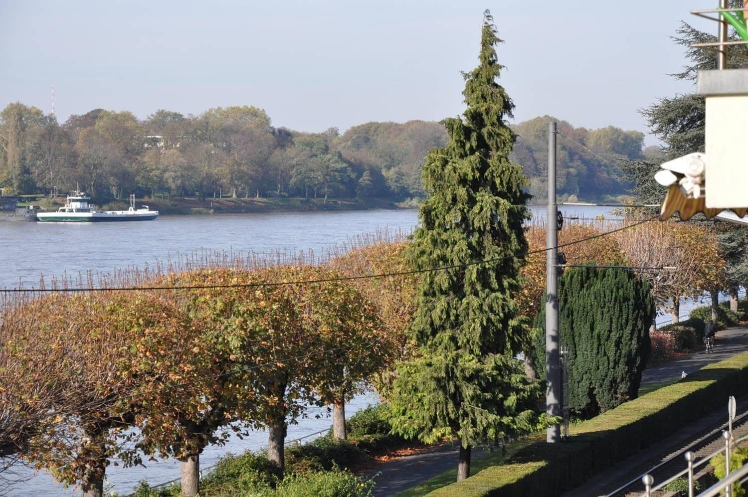 Prenájom bytu 3-izbový 85 m², Hauptstr. 561, Königswinter, Severné Porýnie - Westfálsko Prenájom bytu 3-izbový 85 m², Hauptstr. 561, Königswinter, Severné Porýnie - Westfálsko