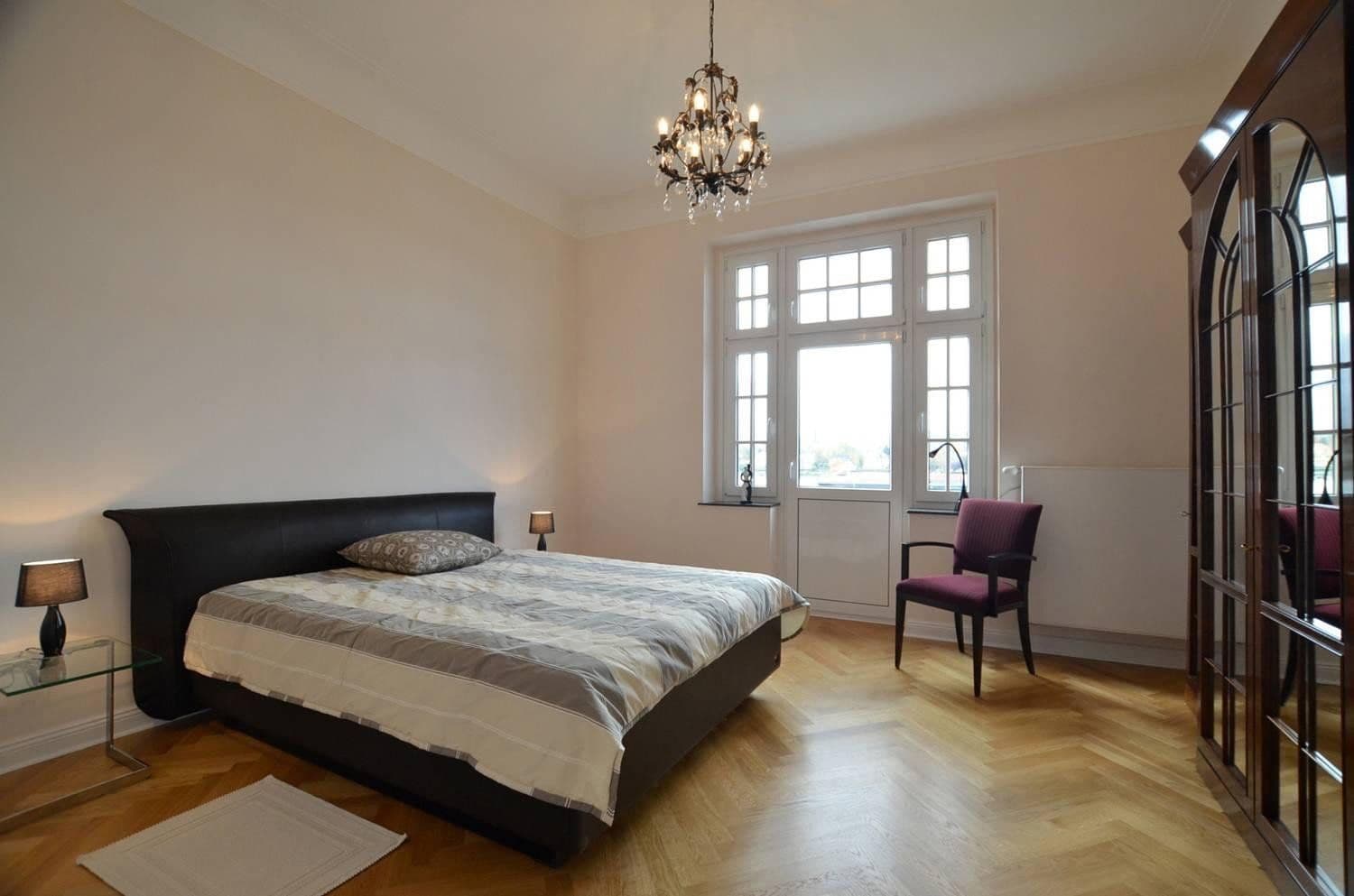 Prenájom bytu 3-izbový 85 m², Hauptstr. 561, Königswinter, Severné Porýnie - Westfálsko Prenájom bytu 3-izbový 85 m², Hauptstr. 561, Königswinter, Severné Porýnie - Westfálsko