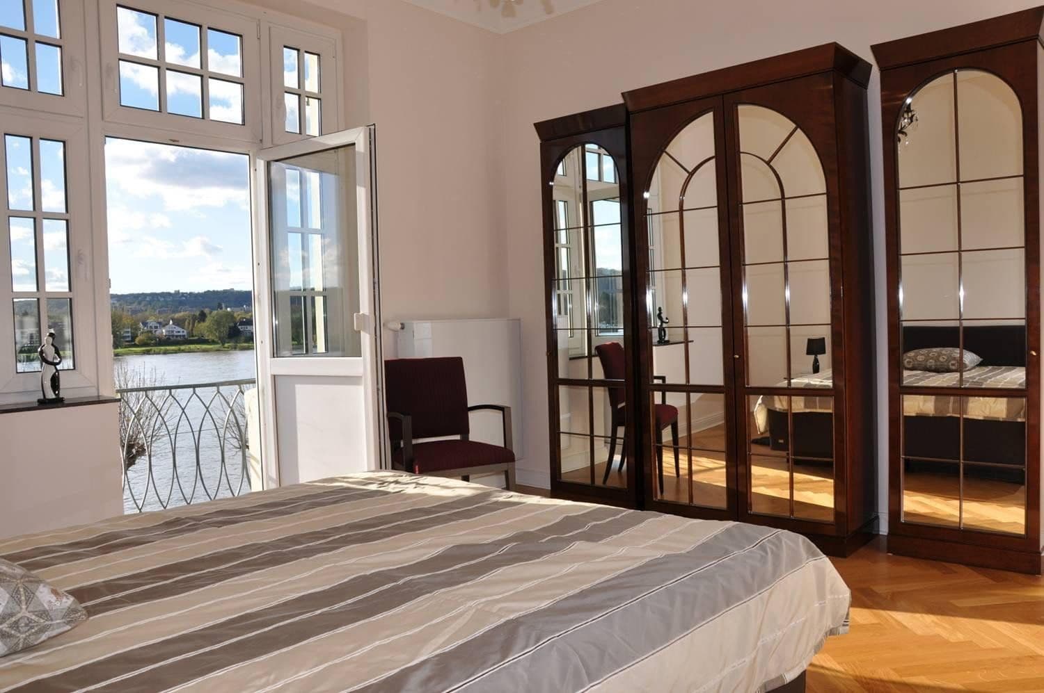 Prenájom bytu 3-izbový 85 m², Hauptstr. 561, Königswinter, Severné Porýnie - Westfálsko Prenájom bytu 3-izbový 85 m², Hauptstr. 561, Königswinter, Severné Porýnie - Westfálsko