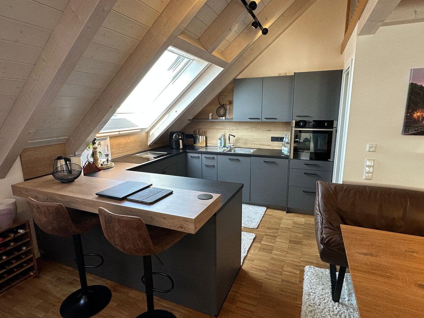 Prenájom bytu 4-izbový 116 m², Hanfelder Str. 7a, Oberbrunn, Bavorsko Prenájom bytu 4-izbový 116 m², Hanfelder Str. 7a, Oberbrunn, Bavorsko