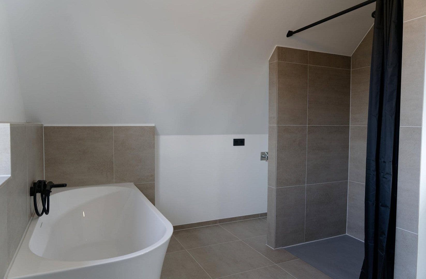 Prenájom bytu 2-izbový 80 m², Ebstorf, Dolné Sasko Prenájom bytu 2-izbový 80 m², Ebstorf, Dolné Sasko