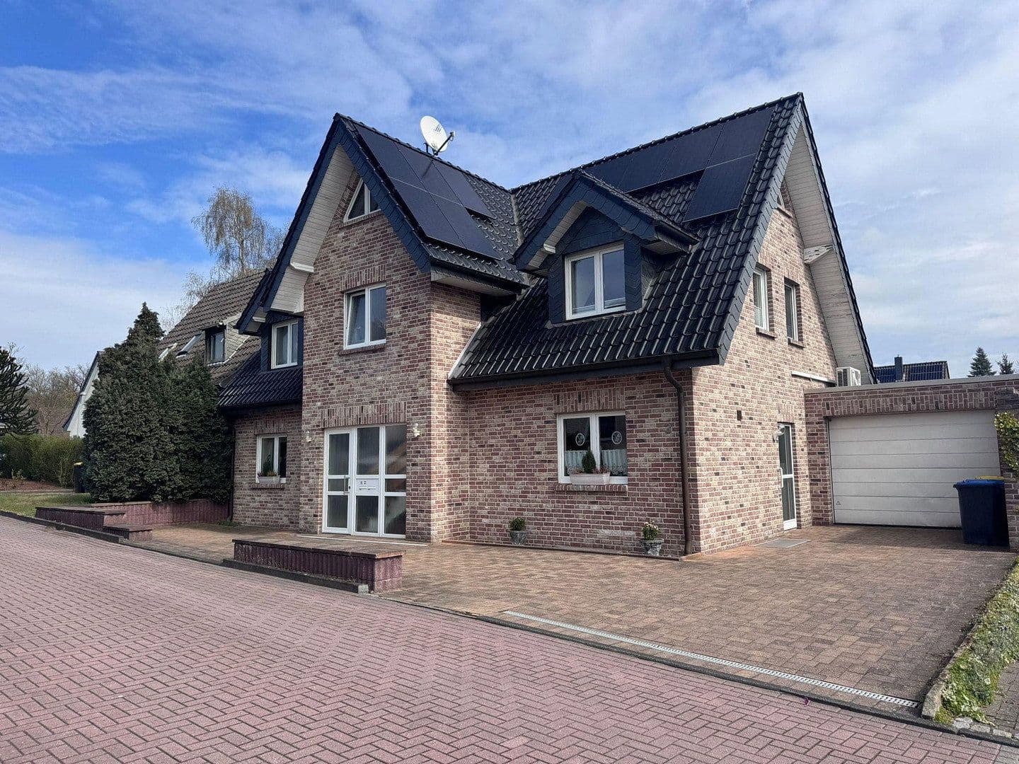 Predaj bytu 3-izbový 87 m², Dinslaken, Severné Porýnie - Westfálsko Predaj bytu 3-izbový 87 m², Dinslaken, Severné Porýnie - Westfálsko