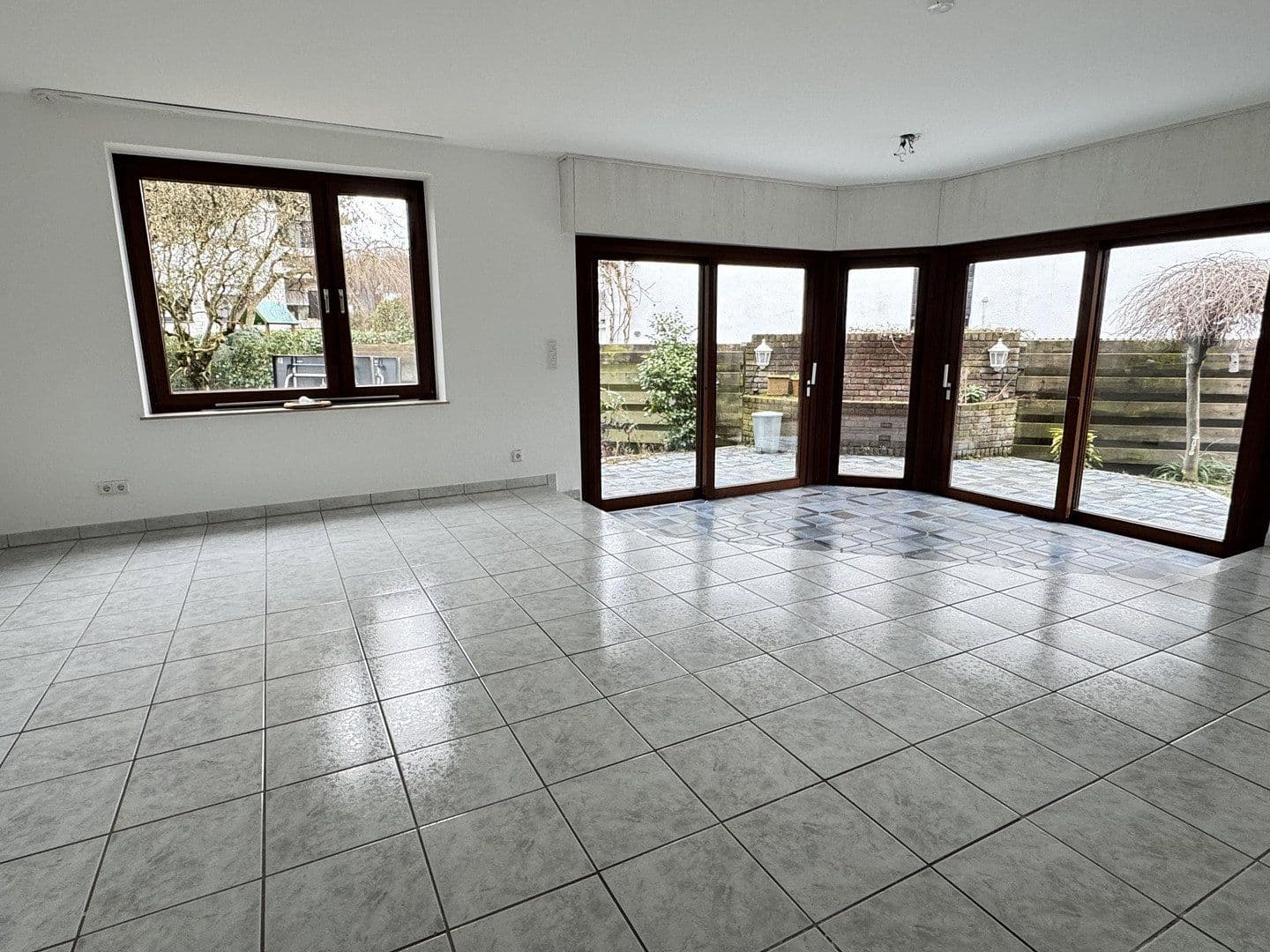 Prenájom bytu 3-izbový 109 m², Drosselweg 47, Bergisch Gladbach, Severné Porýnie - Westfálsko Prenájom bytu 3-izbový 109 m², Drosselweg 47, Bergisch Gladbach, Severné Porýnie - Westfálsko