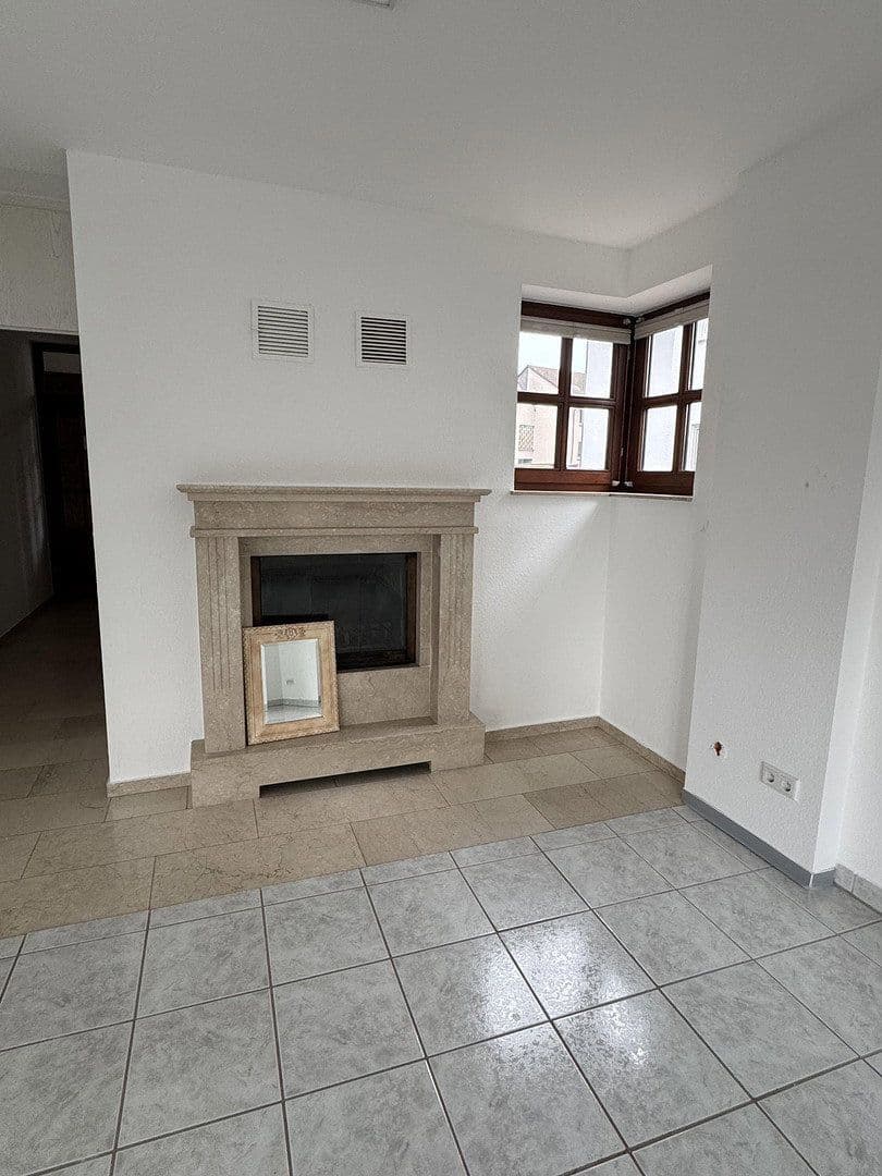 Prenájom bytu 3-izbový 109 m², Drosselweg 47, Bergisch Gladbach, Severné Porýnie - Westfálsko Prenájom bytu 3-izbový 109 m², Drosselweg 47, Bergisch Gladbach, Severné Porýnie - Westfálsko