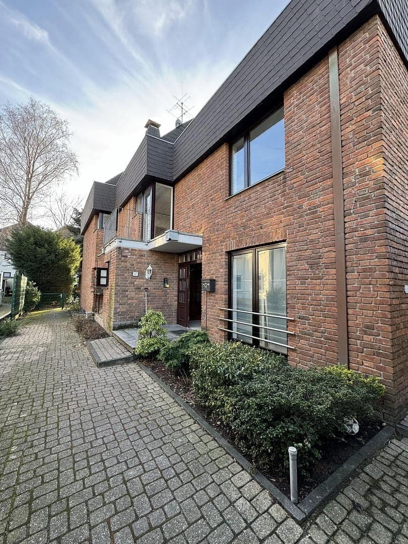 Prenájom bytu 3-izbový 109 m², Drosselweg 47, Bergisch Gladbach, Severné Porýnie - Westfálsko Prenájom bytu 3-izbový 109 m², Drosselweg 47, Bergisch Gladbach, Severné Porýnie - Westfálsko