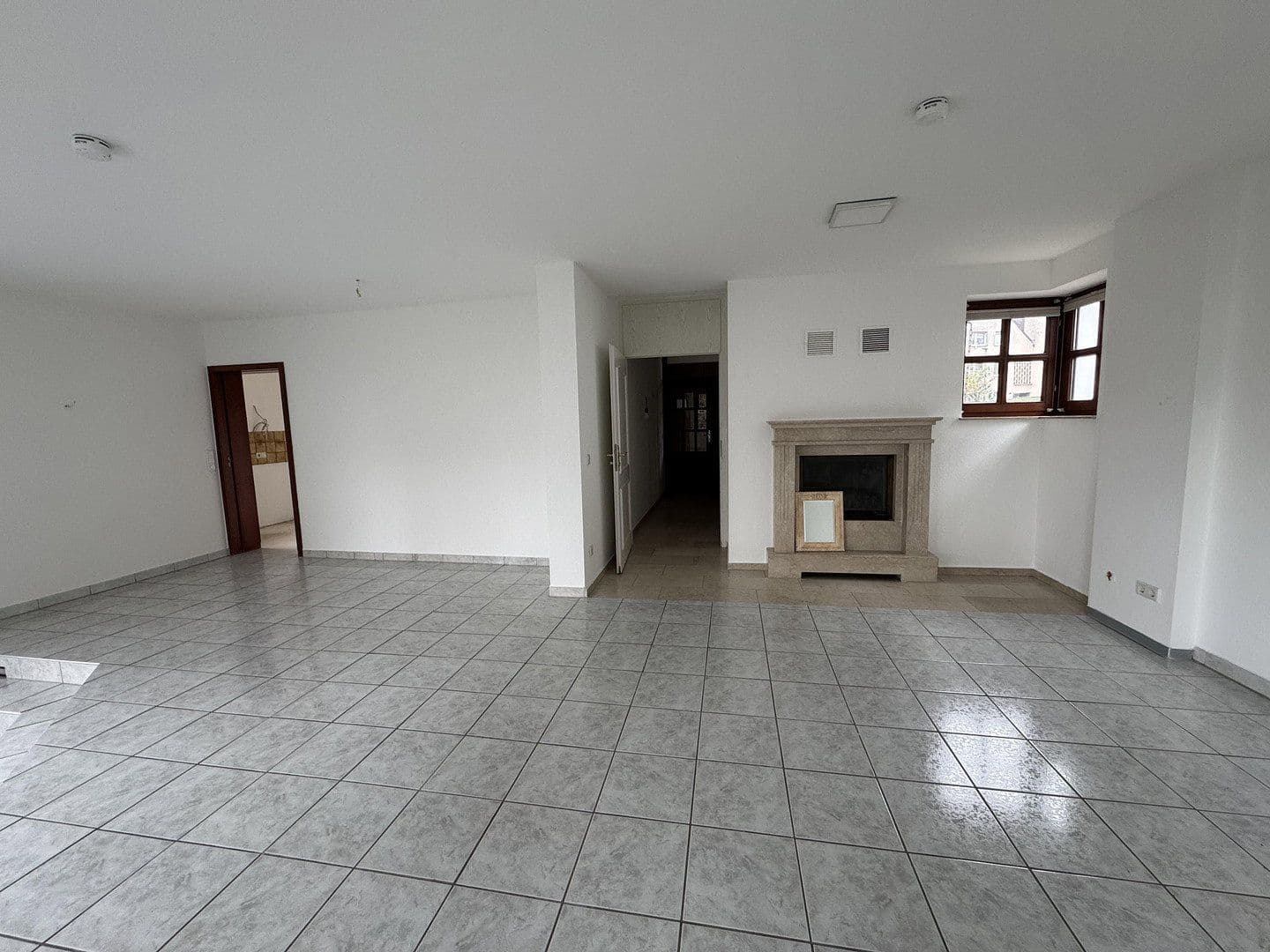 Prenájom bytu 3-izbový 109 m², Drosselweg 47, Bergisch Gladbach, Severné Porýnie - Westfálsko Prenájom bytu 3-izbový 109 m², Drosselweg 47, Bergisch Gladbach, Severné Porýnie - Westfálsko