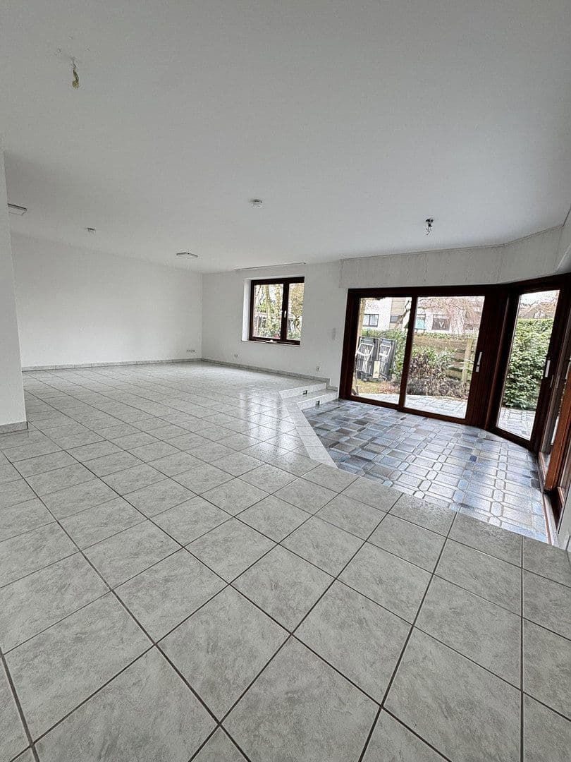 Prenájom bytu 3-izbový 109 m², Drosselweg 47, Bergisch Gladbach, Severné Porýnie - Westfálsko Prenájom bytu 3-izbový 109 m², Drosselweg 47, Bergisch Gladbach, Severné Porýnie - Westfálsko