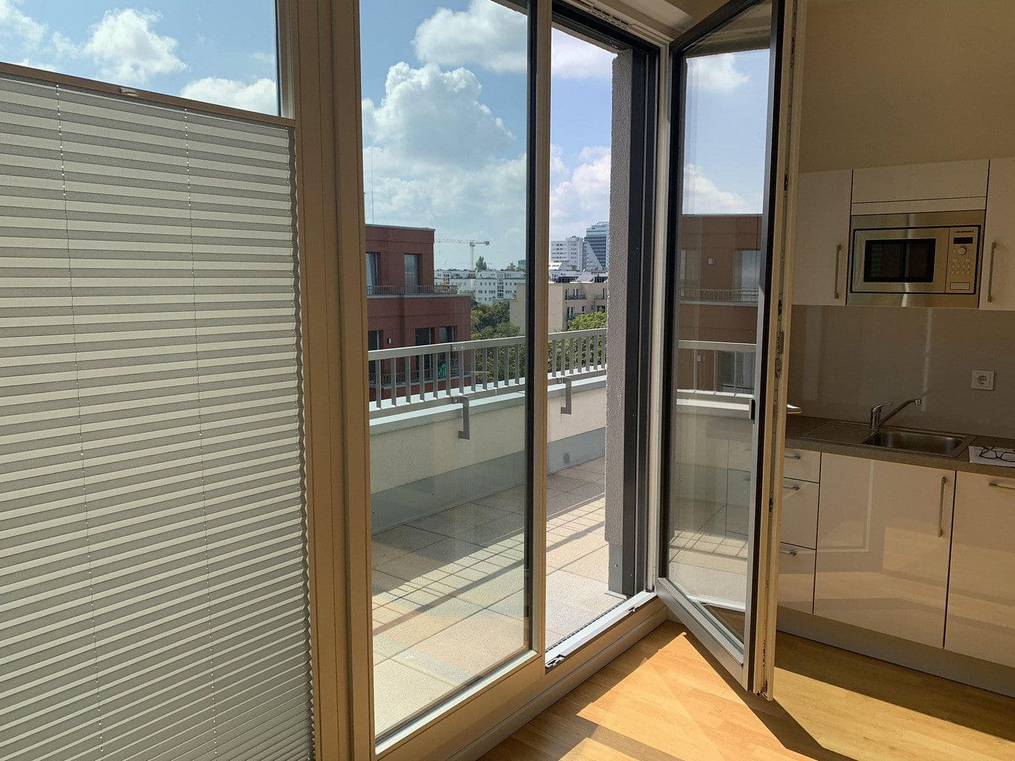 Prenájom bytu 1-izbový 40 m², Genthinerstraße 44, Berlin, Berlín Prenájom bytu 1-izbový 40 m², Genthinerstraße 44, Berlin, Berlín